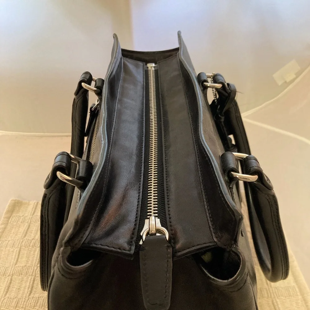 Coach Handbag - Picture 4 of 9